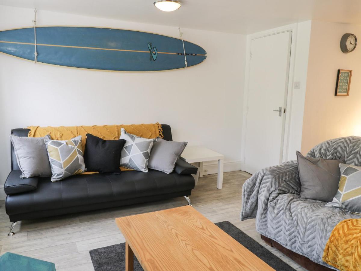 Апартаменты The Surfers Bolt Hole Уитби Экстерьер фото